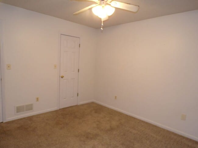Building Photo - Nice 3 Bedroom 2 Bathroom House In South C...