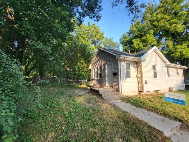 Building Photo - 3916 Cambridge St