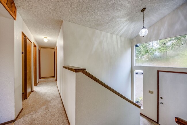 Building Photo - 4617 Basswood Ct SE