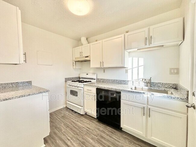 Building Photo - 1006 SE 51st St