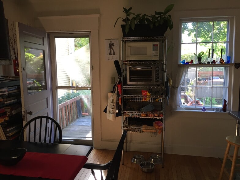 Kitchen & back door - 30 Vesper St