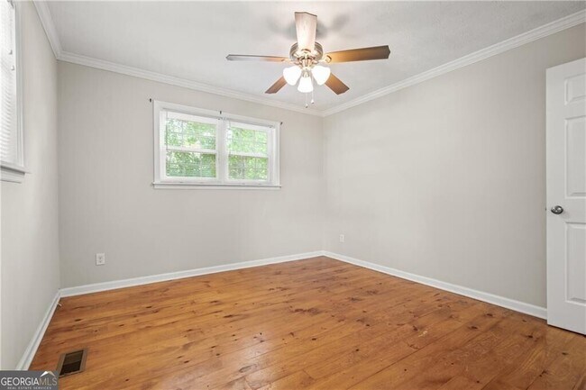 Building Photo - 39 Jim Ln SE