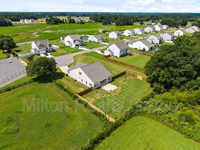 Building Photo - 217 Walker Grv Ln