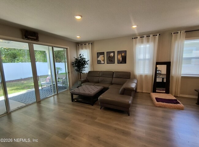 Building Photo - 5747 Tomahawk Lake Dr