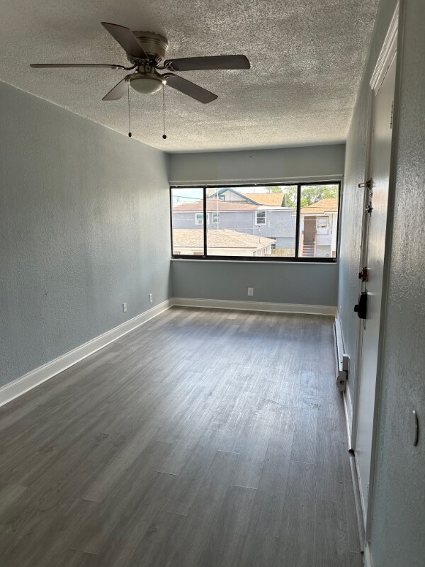 Building Photo - 306 Taylor Ave