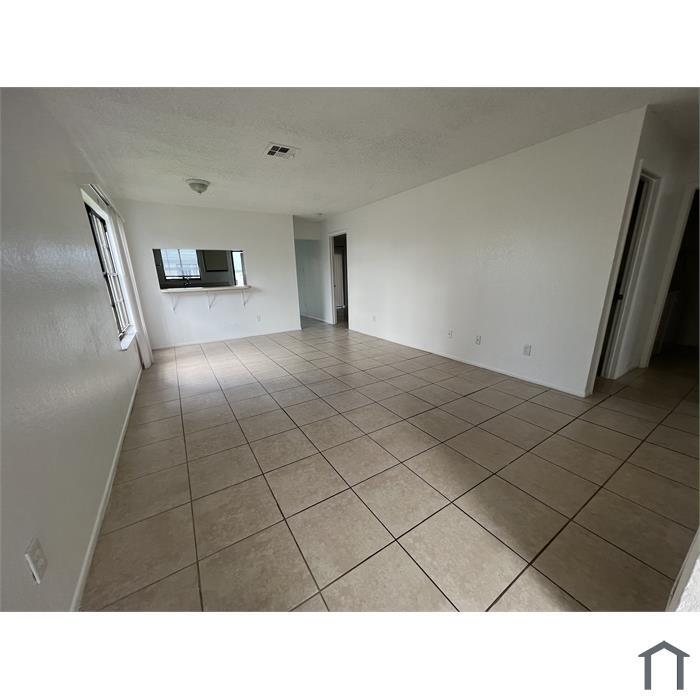 Building Photo - 273 SW Sterret Cir