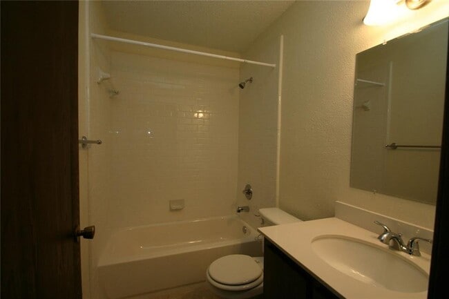 Building Photo - 6605 Bluestone St