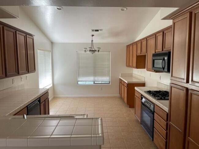 Building Photo - 104 Cedmont Dr