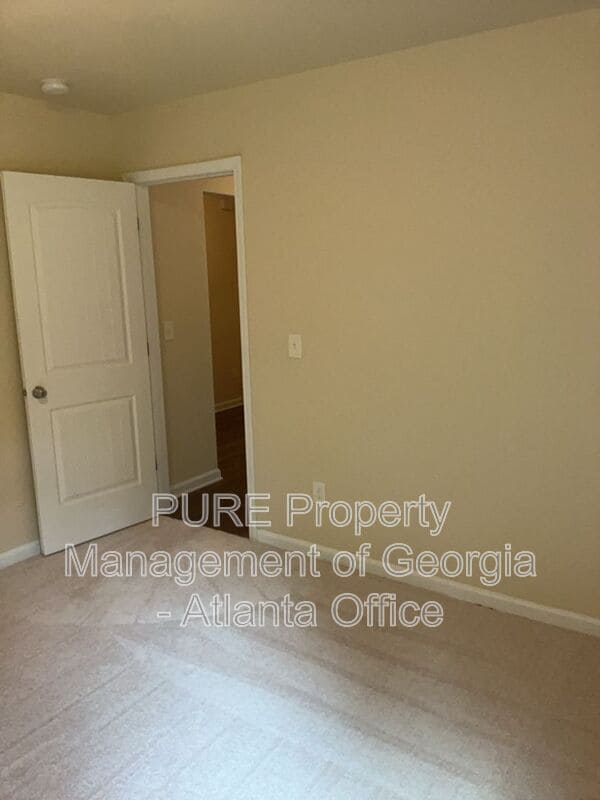 Building Photo - 160 Pine Ridge Rd