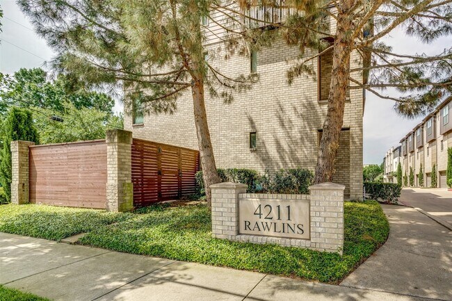 Building Photo - 4211 Rawlins St