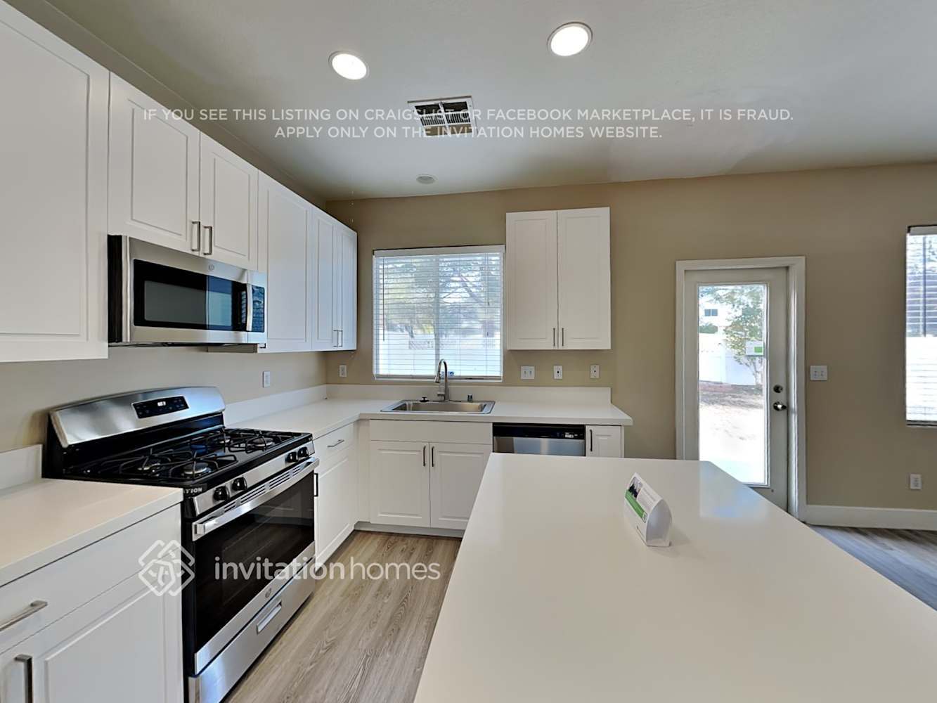 Building Photo - 456 Lava Beds Way