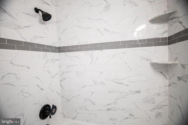 Building Photo - 138 Dale St