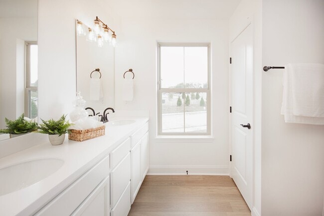 Building Photo - Beautiful 3-Bedroom Townhomes Await at Clover Ridge! Washer & Dryer included