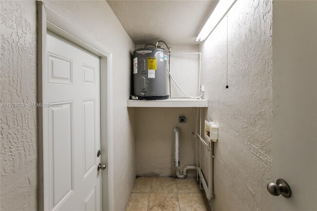 Building Photo - 5288 N Andrews Ave