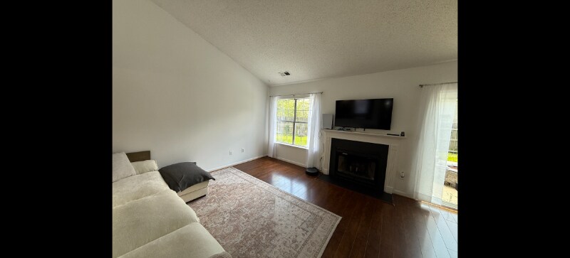 Building Photo - 1246 Woods Way
