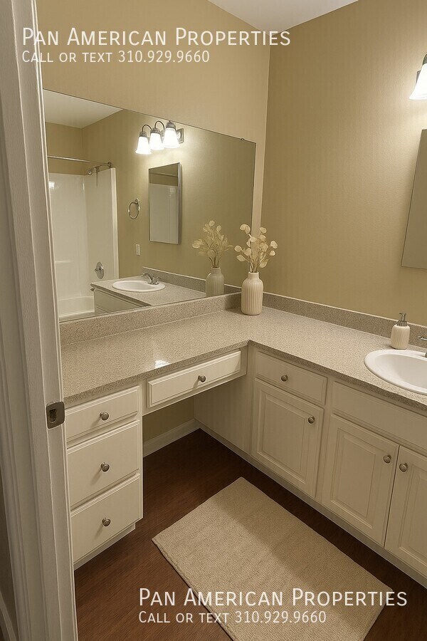 Building Photo - 812 N. Azusa-#4