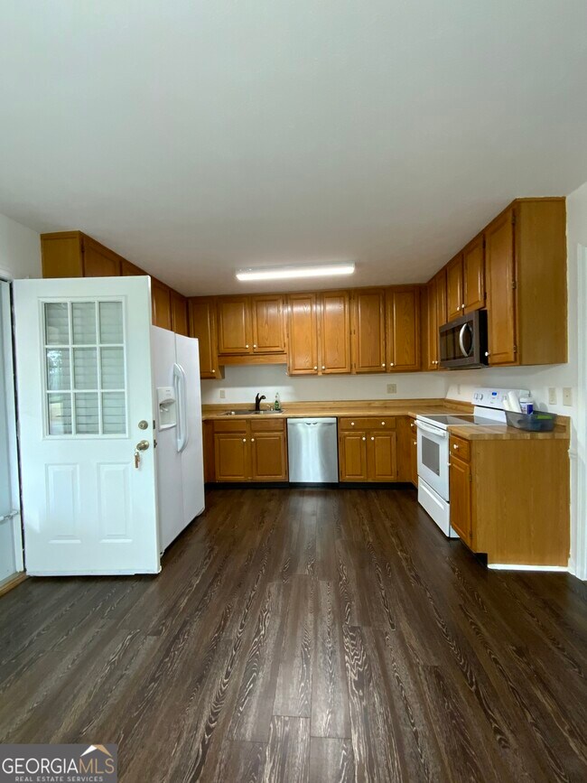 Building Photo - 1781 Floyd Springs Rd NE