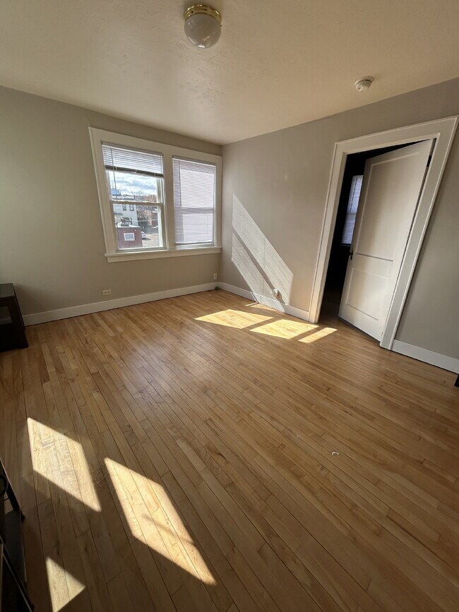 Building Photo - Charming 1-Bed Waterfront Oasis with Scenic Views in Eau Claire! Available NOW