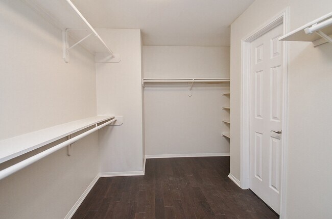 Building Photo - 3027 Texas Oak Dr