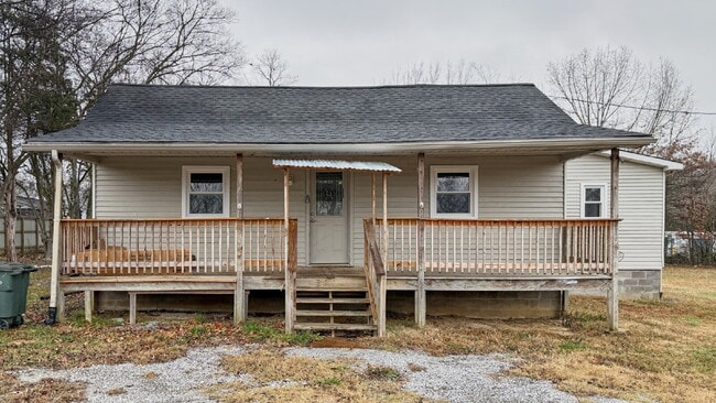 Primary Photo - For Rent: 3+ BR, 3BA house. (Please speak with us before applying.)