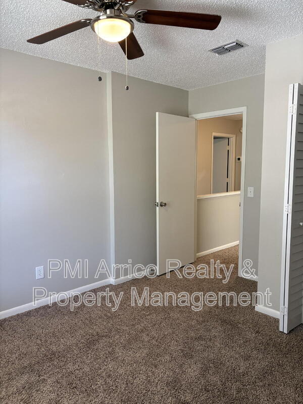 Building Photo - 4009 Forecast Dr