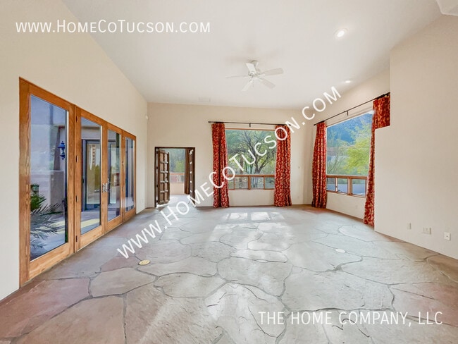 Building Photo - 1621 E Crimson Canyon Pl