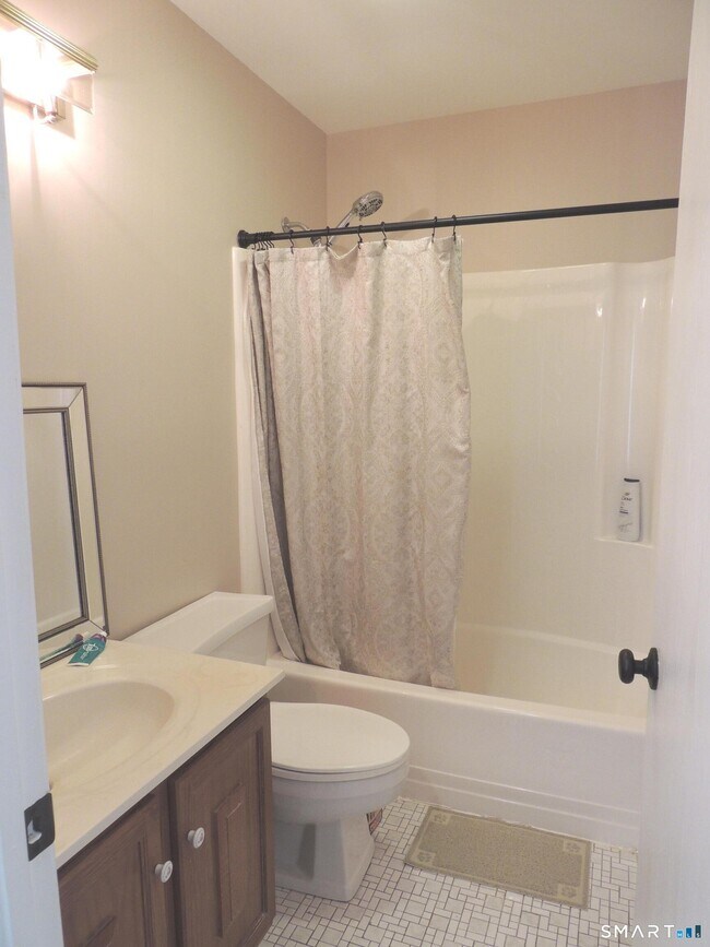 Building Photo - 124 S Montowese St