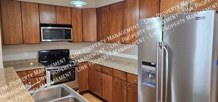 Building Photo - 863 Flynn St