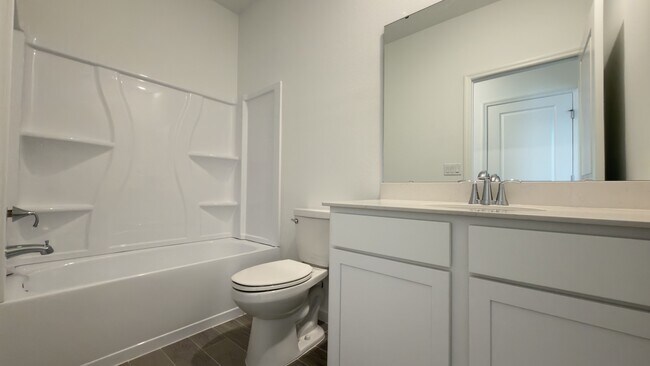 Building Photo - 9230 Country House Dr