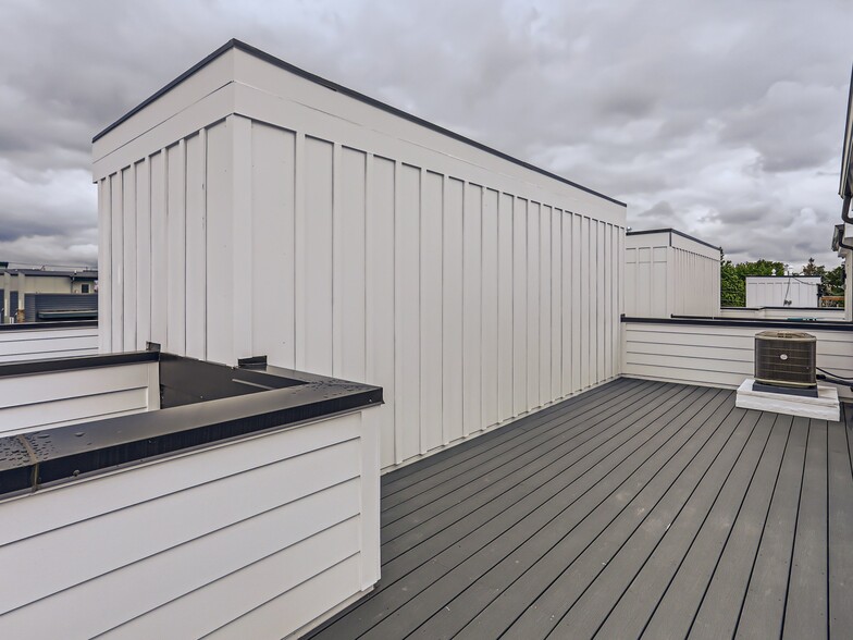 Building Photo - 1920 Hooker St