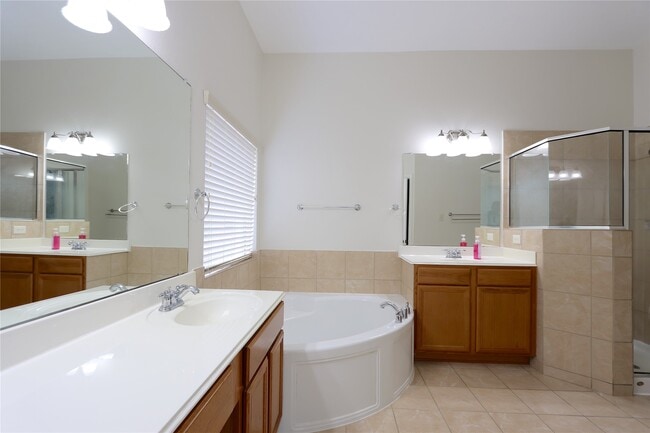 Building Photo - 24322 Bella Florence Dr