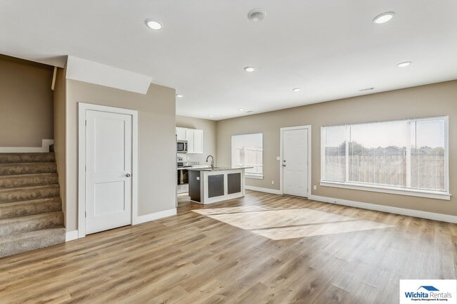 Building Photo - Newer 4 bedroom, 2.5 bath duplex NE Wichita