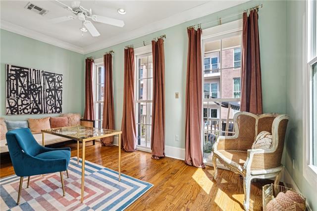 Building Photo - 3942 Burgundy St