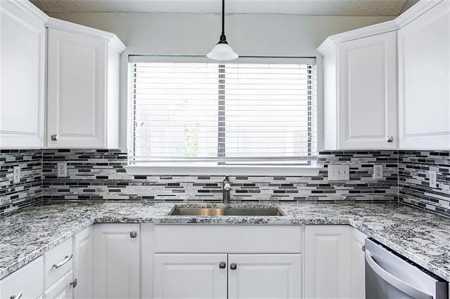 Building Photo - 1510 Gardenia Dr