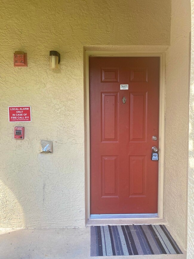 Building Photo - 4799 Via Palm Lakes