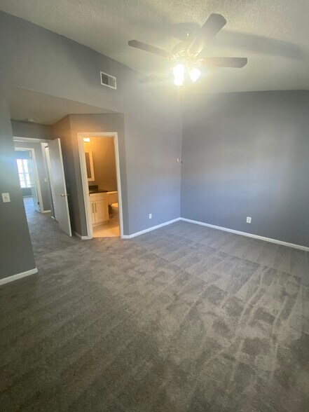 Building Photo - 11303 Grandville Dr