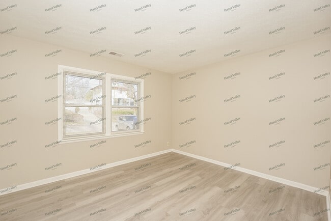 Building Photo - 1300 Ottawa Ave