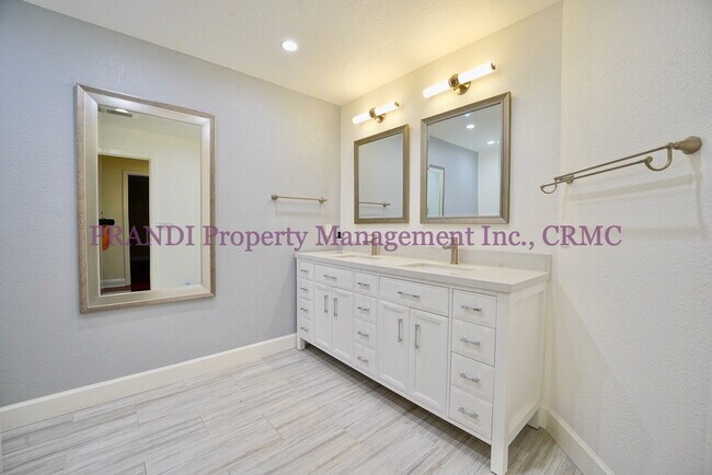 Building Photo - Modern Ranch Style Home on Corner Lot with Large Backyard