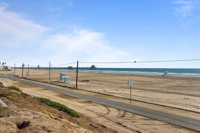 Building Photo - OCEAN FRONT CONDO IN HUNTINGTON BEACH