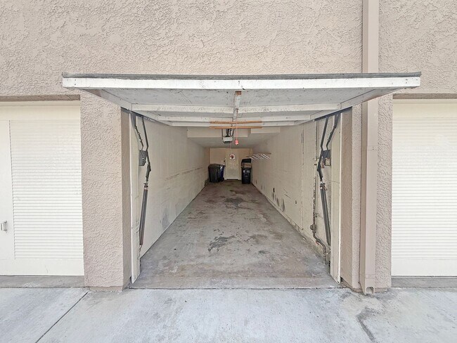 Building Photo - Beautiful 2B/2.5BA in The Elysian Complex!...