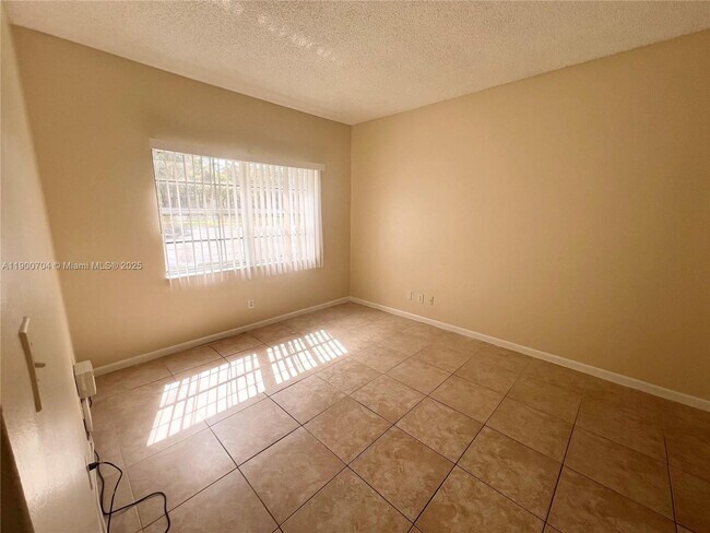 Building Photo - 731 Cypress Ln