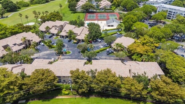 Building Photo - 16320 Malibu Dr