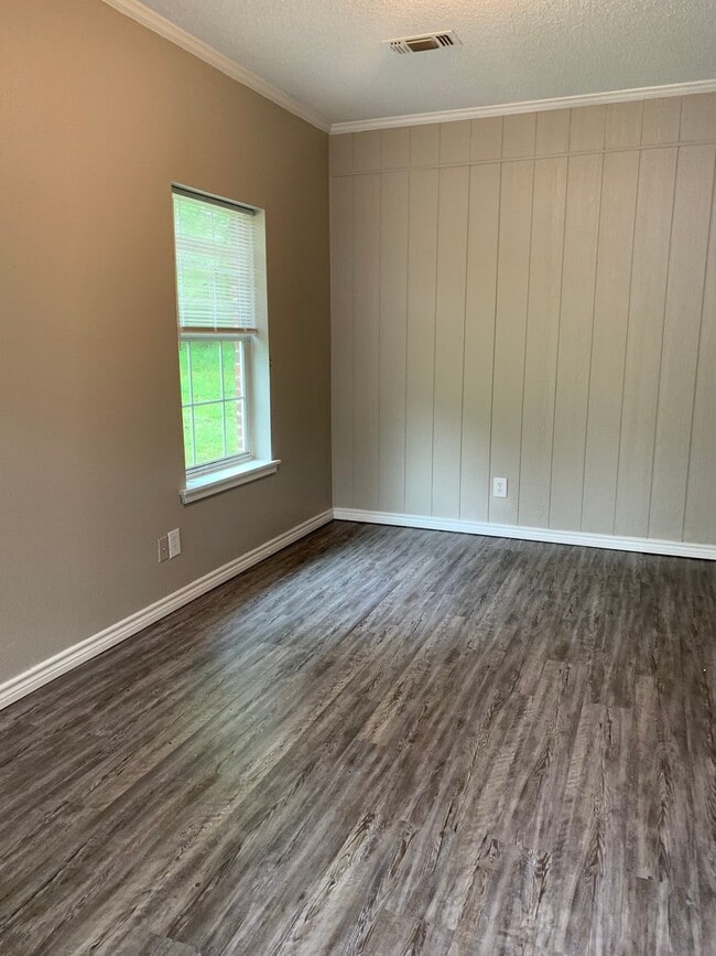 Building Photo - 1200 Whetstone St