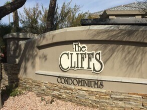 Building Photo - Spacious 1 Bedroom Condo in North Central Phoenix!