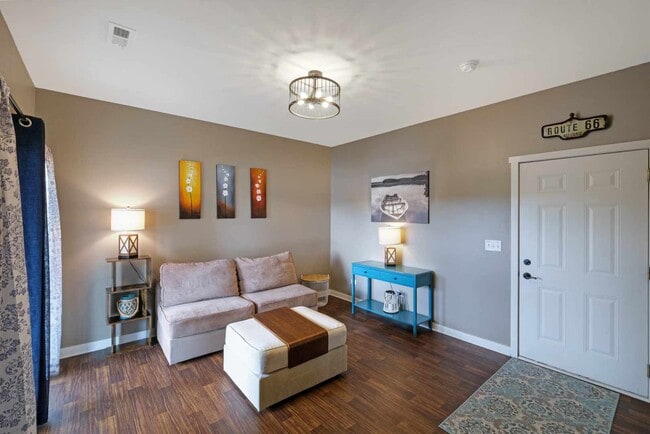 Building Photo - 5 River Row