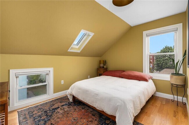 Building Photo - 510 Wickenden St
