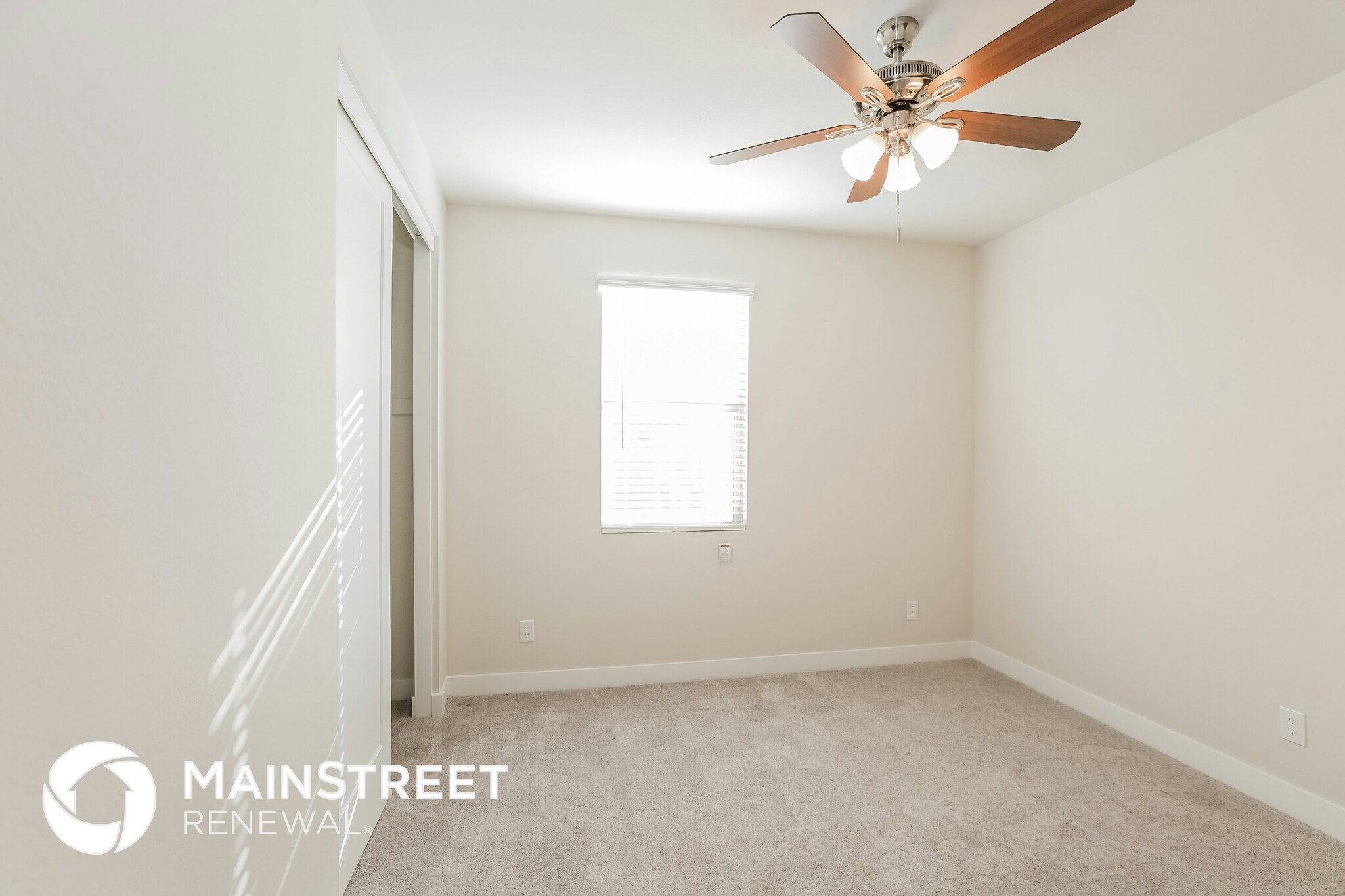 Building Photo - 8708 S 69th Dr