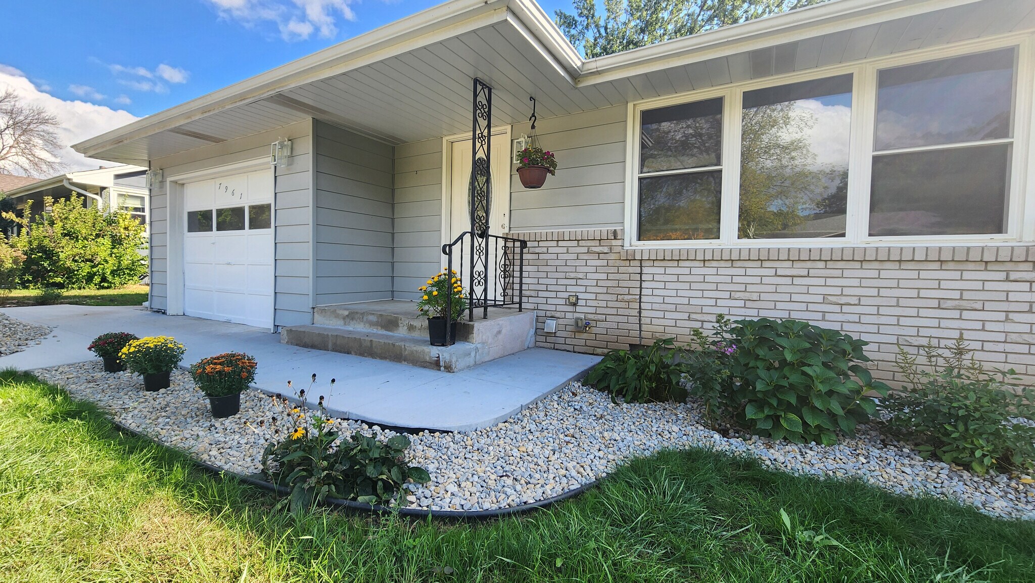 Building Photo - 7961 59th Ave N