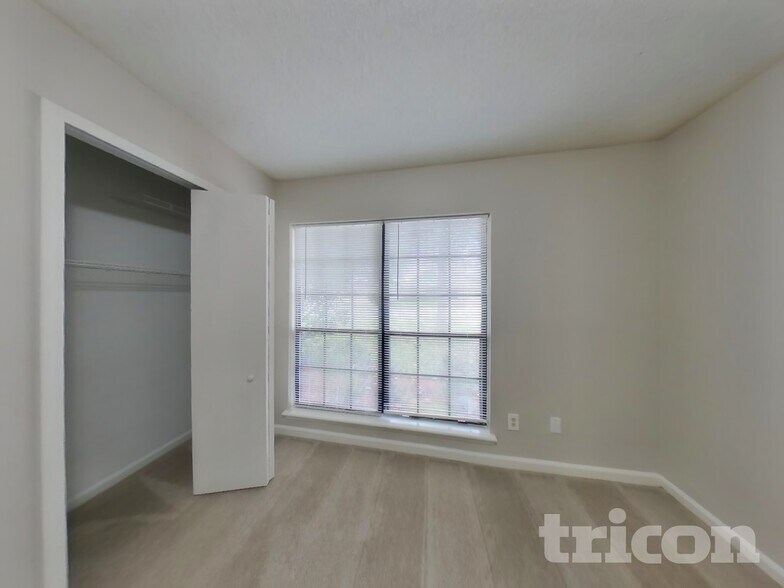 Building Photo - 1487 Rose Hill Dr E