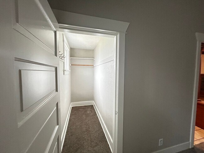 Building Photo - Elegant 3 Bed, 2 Bath Home in Spokane!
